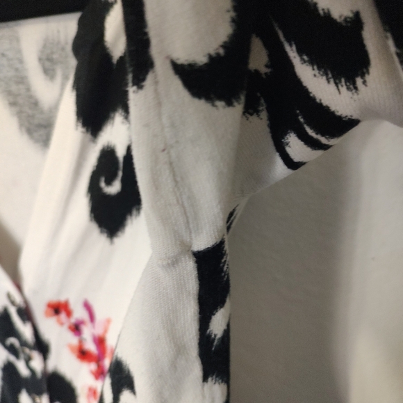 White House Black Market Black and White Cardigan with Pink Floral Design - Picture 7 of 12